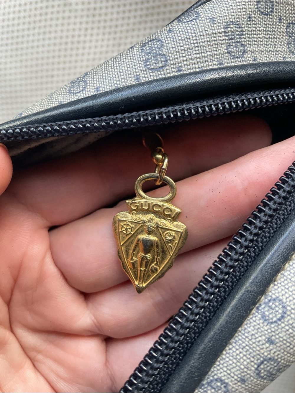 Gucci Bag - Picture 3 of 12